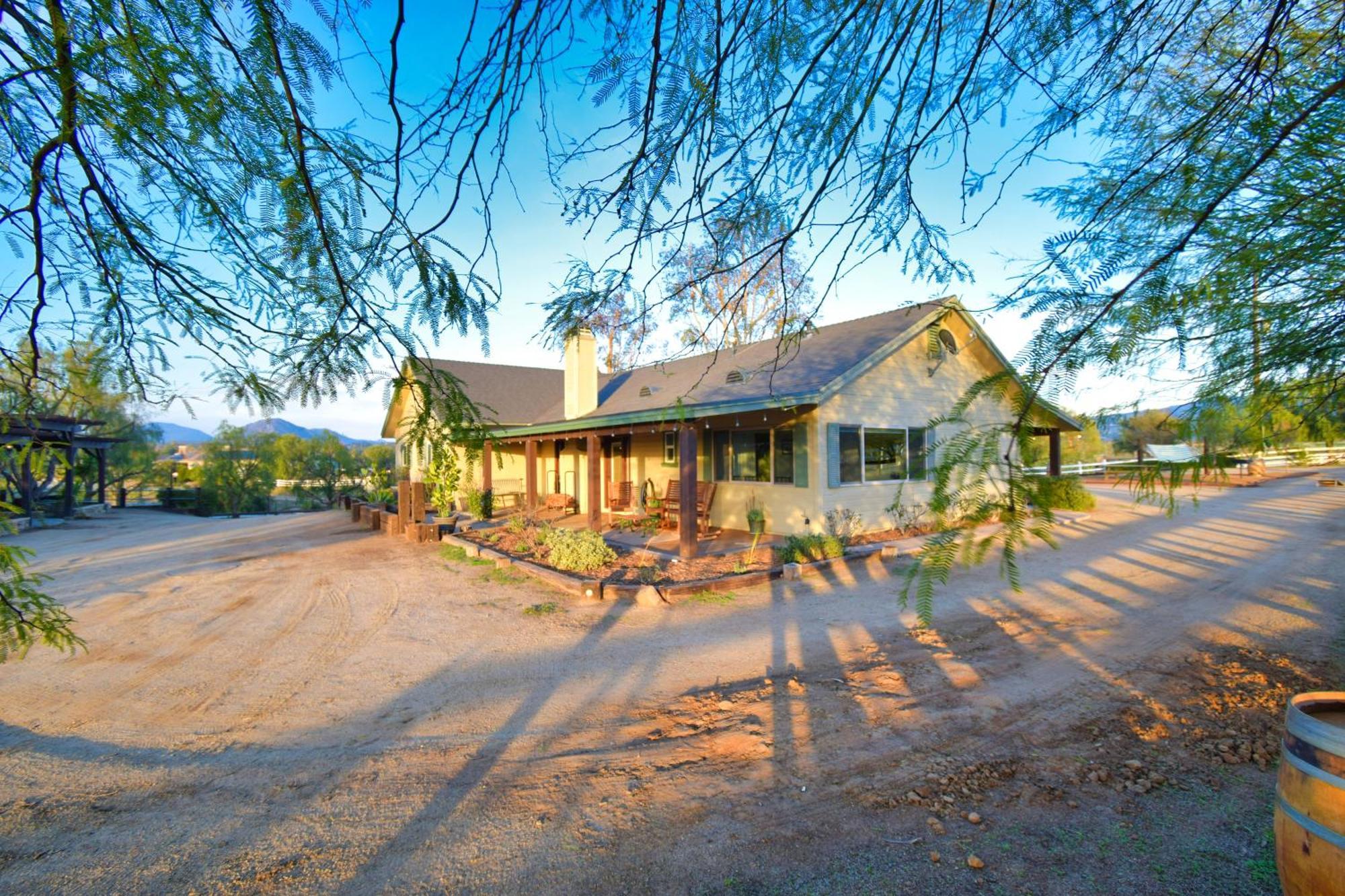 Peppertree Lane Ranch -- Seven-Acre Ranch In The Heart Of Wine Country Hotel Temecula Ngoại thất bức ảnh